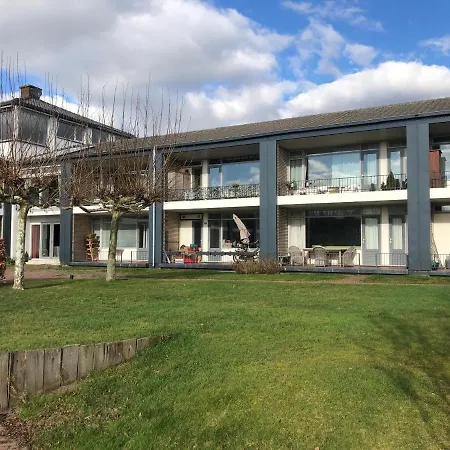 Appartement Zee & *